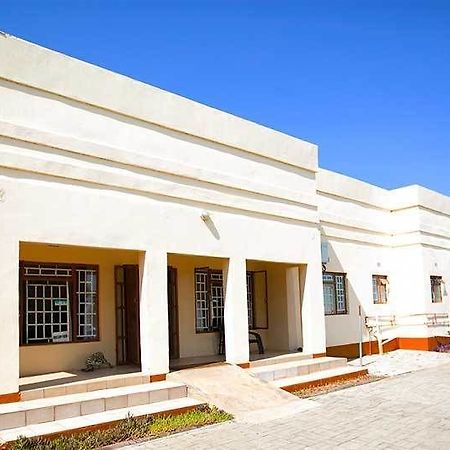 Nkanga Hotel Kasane Buitenkant foto